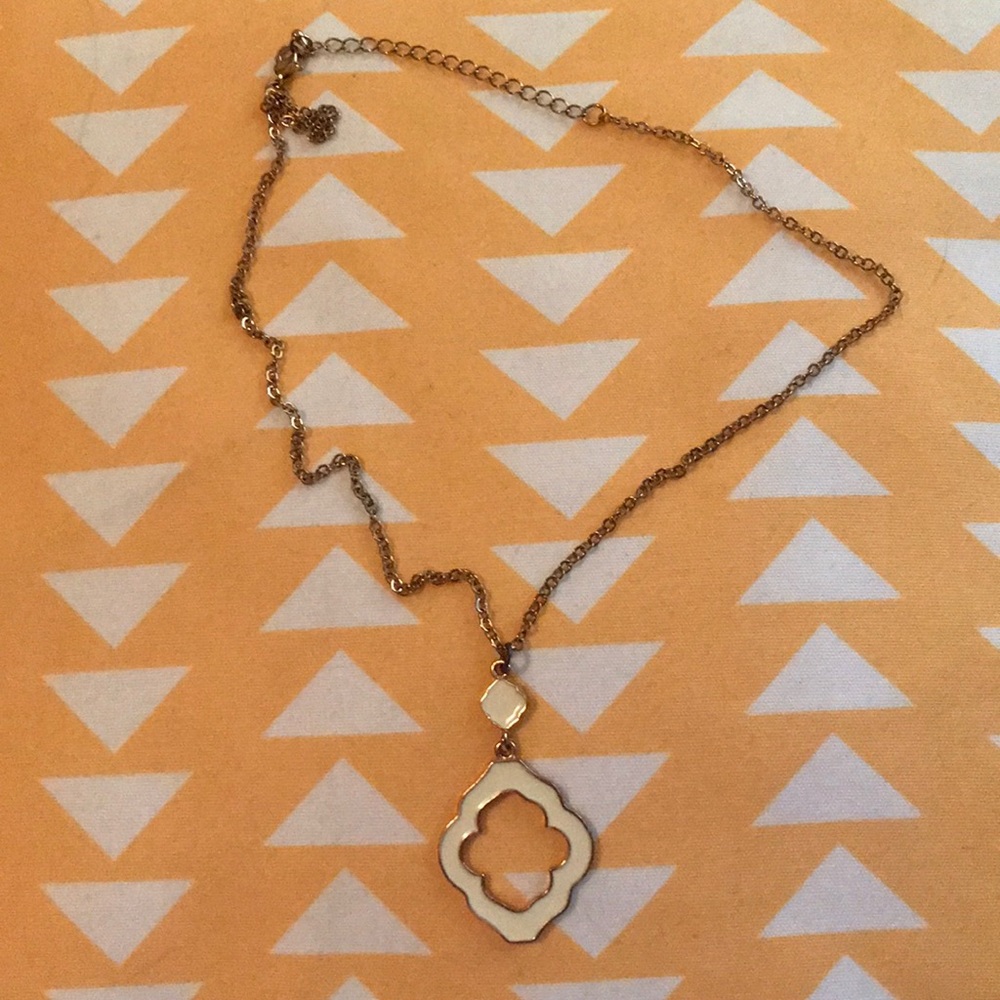 White necklace